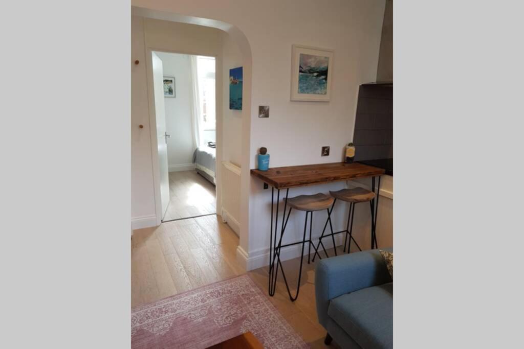St Ives Apartment Private Parking With Garden 10 Minute Walk Into Town And Beach ภายนอก รูปภาพ