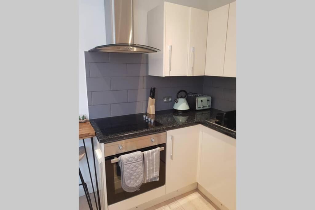 St Ives Apartment Private Parking With Garden 10 Minute Walk Into Town And Beach ภายนอก รูปภาพ