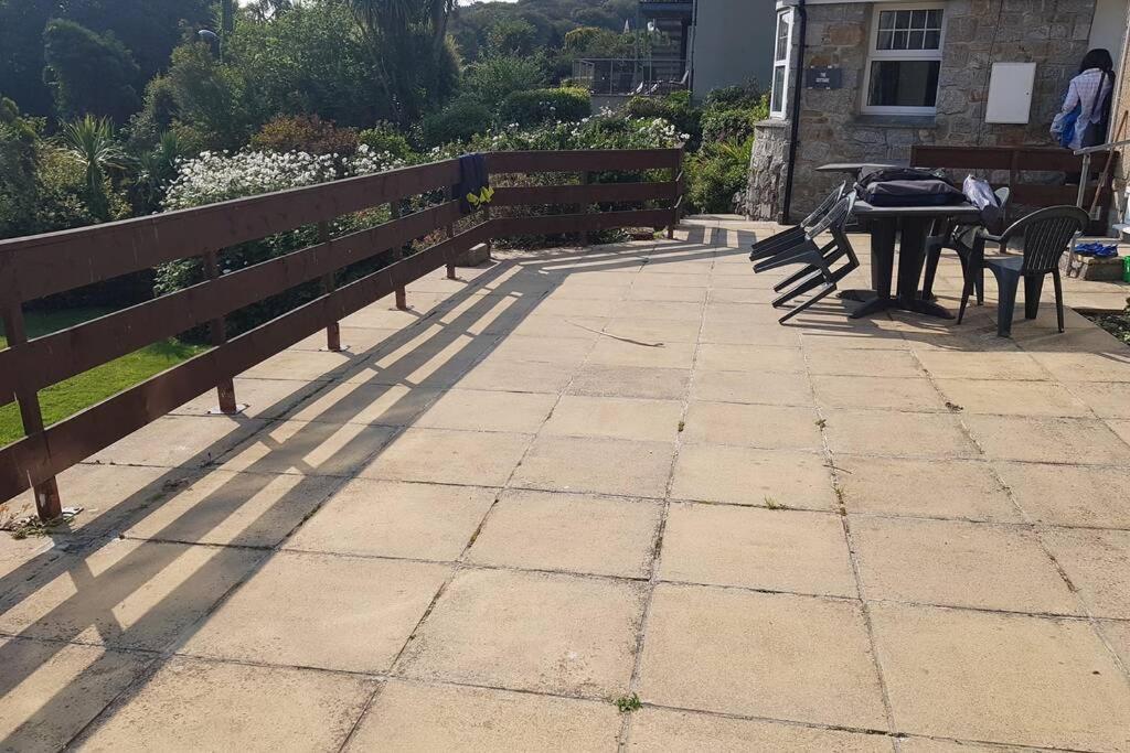 St Ives Apartment Private Parking With Garden 10 Minute Walk Into Town And Beach ภายนอก รูปภาพ